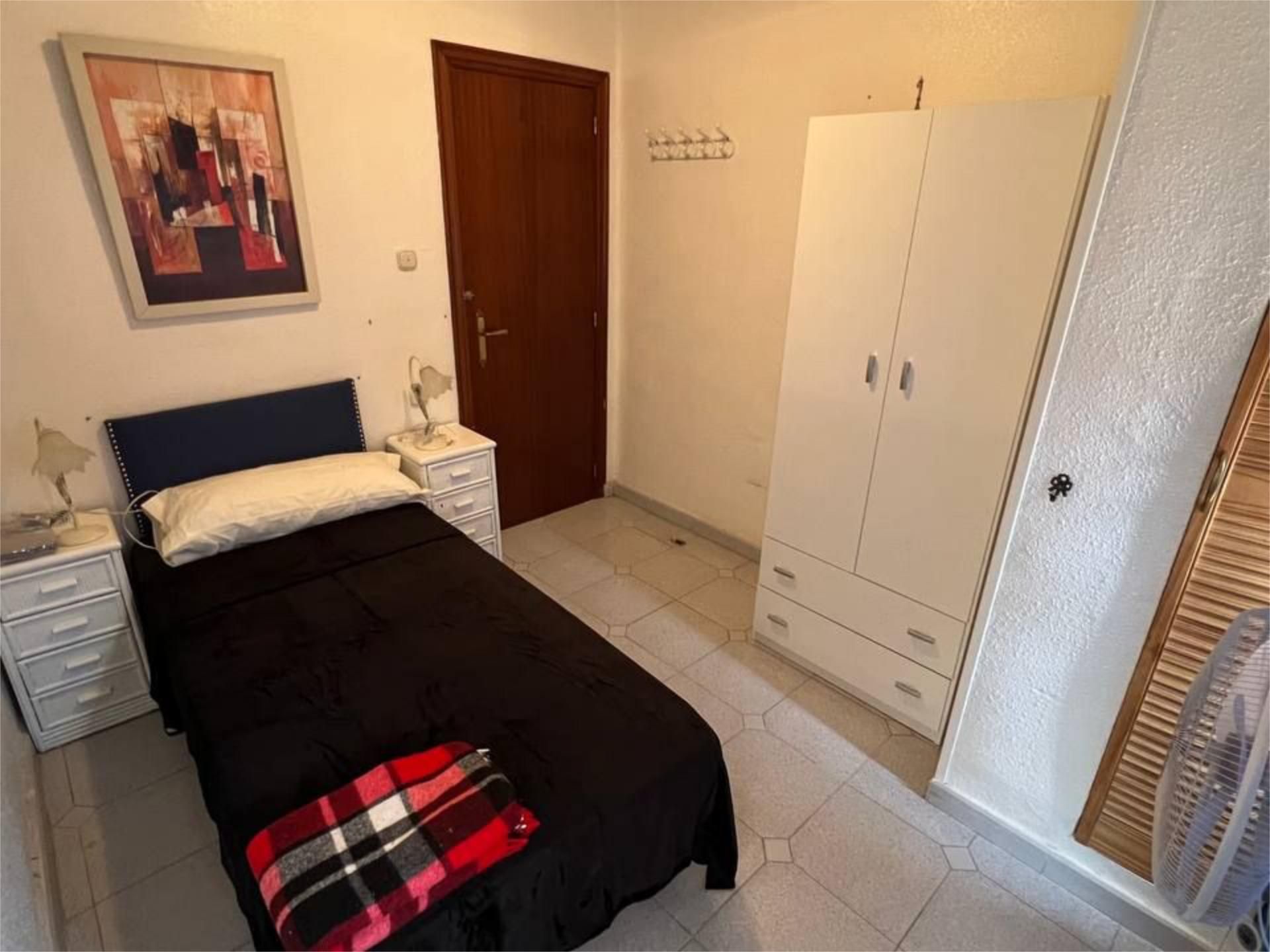 Bedroom of Flat to share in  Valencia Capital  with Air Conditioner, Furnished and Balcony