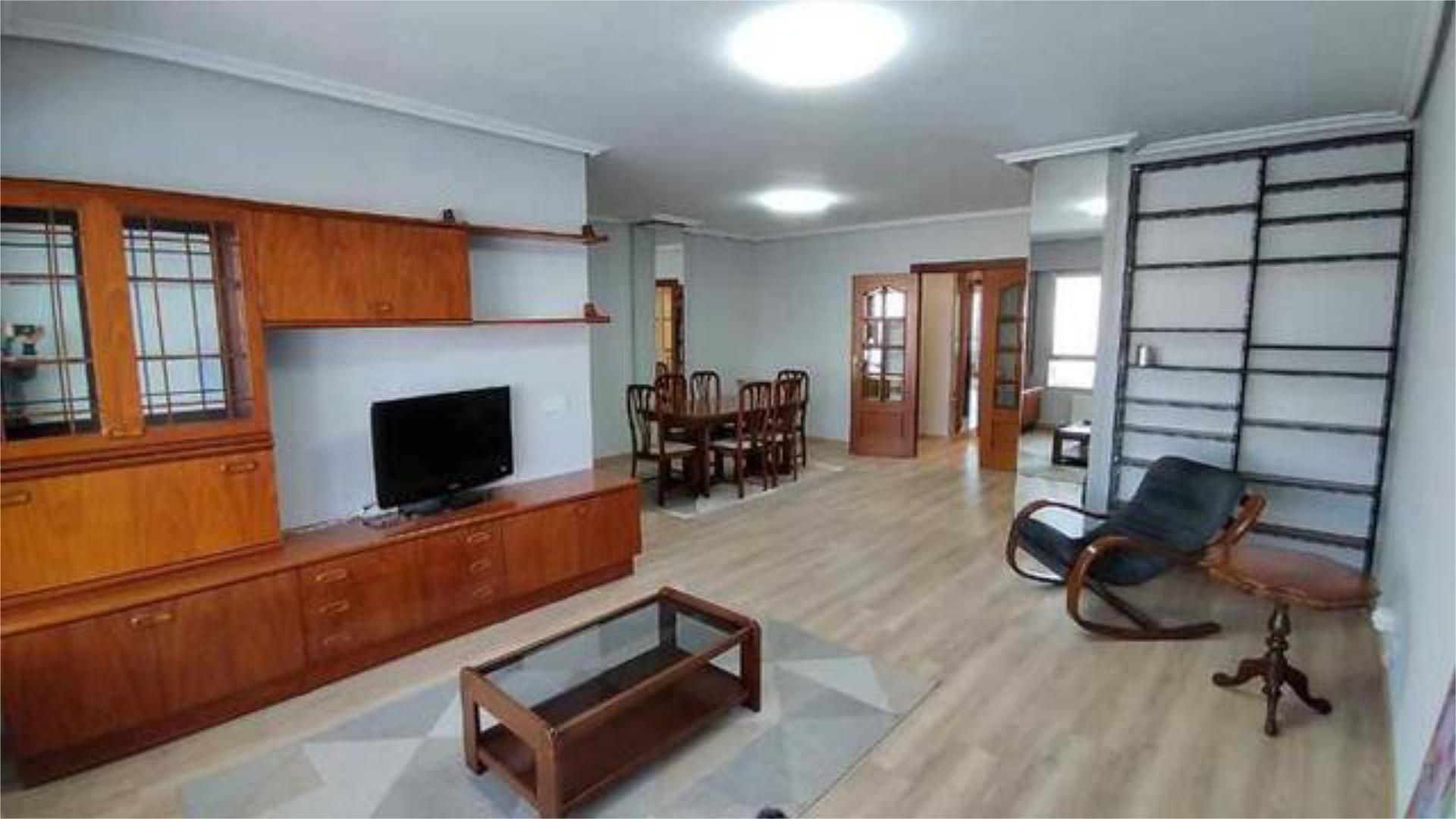 Sala de estar de Piso de alquiler en Burgos Capital con Calefacción, Terraza y Amueblado