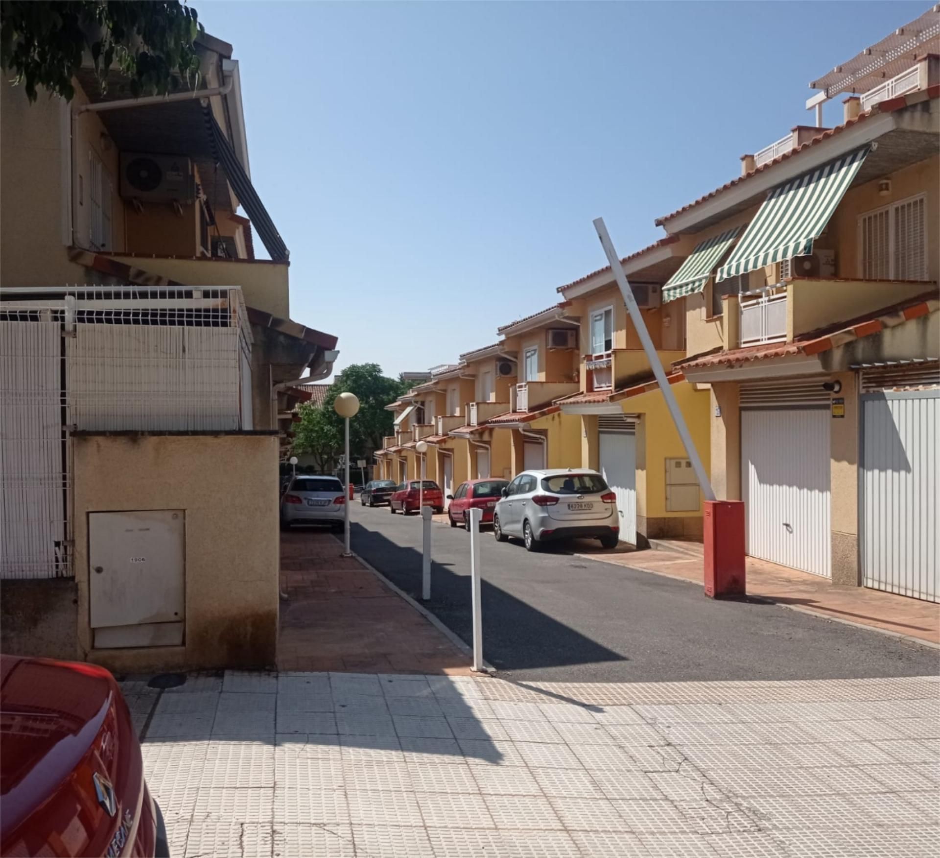 Vista exterior de Casa adosada en venta en  Toledo Capital con Aire acondicionado, Calefacción y Parquet