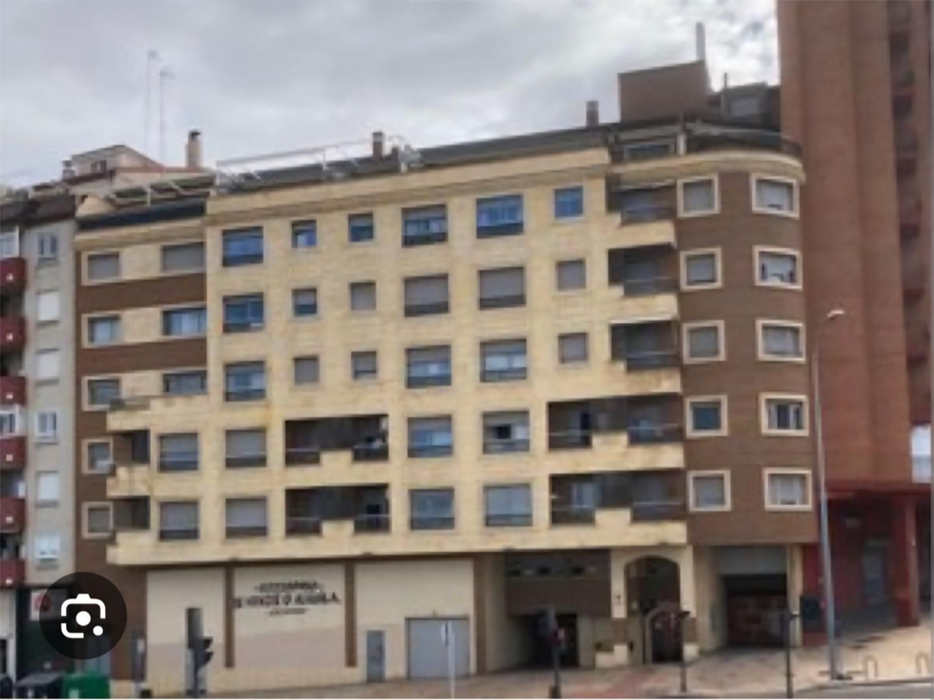 Vista exterior de Piso en venta en Zamora Capital  con Calefacción, Parquet y Trastero