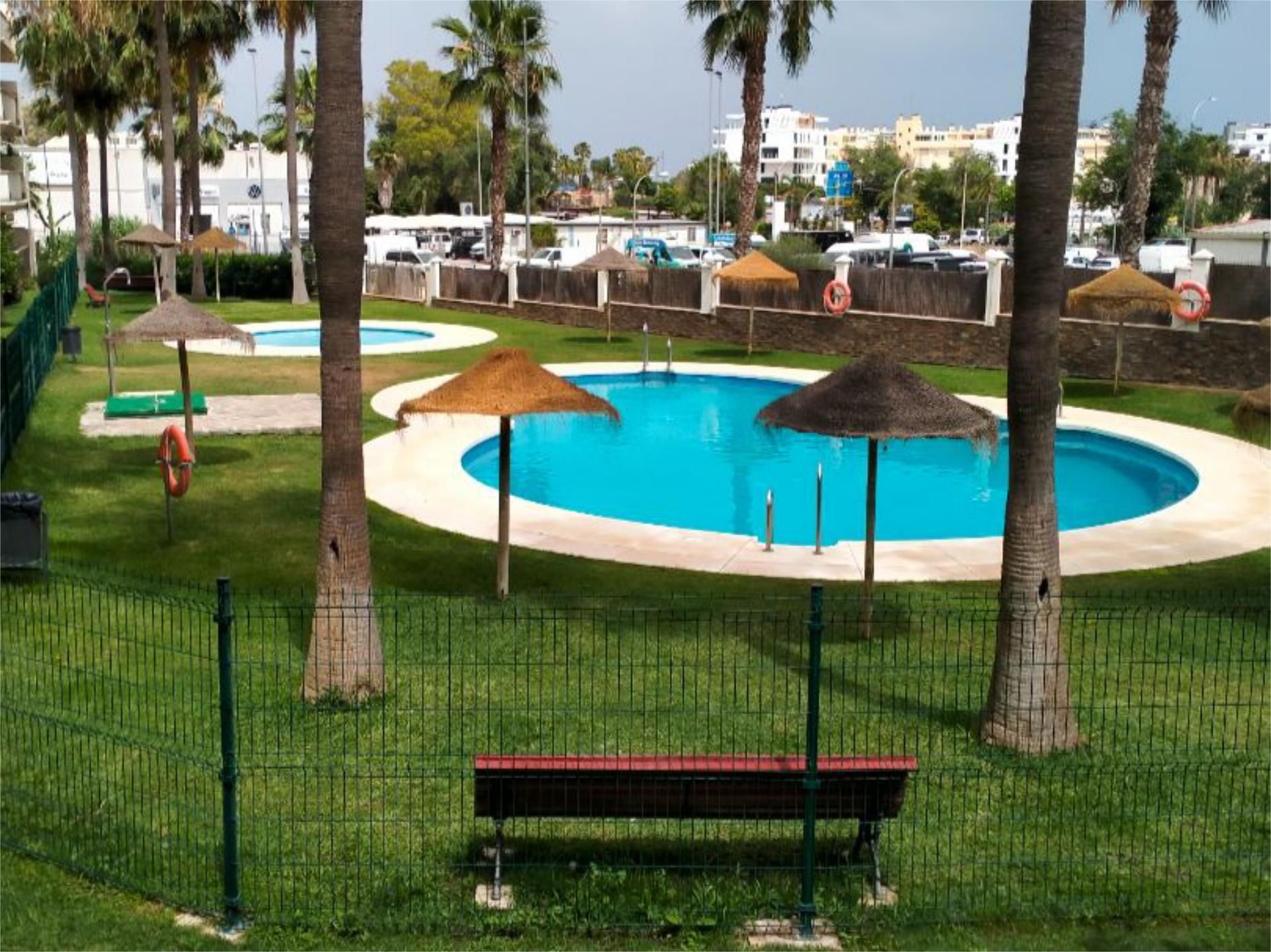 Piscina de Pis en venda en Torremolinos amb Aire condicionat, Terrassa i Piscina
