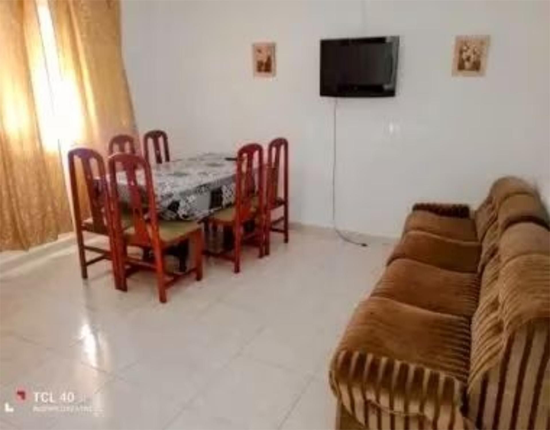 Planta baixa per a compartir a Calle de Vía Ensanche, 3, Centro