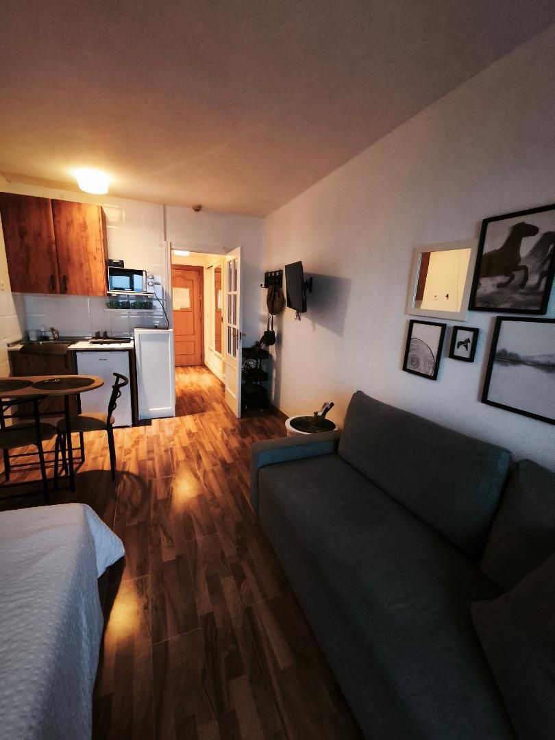 Sala de estar de Estudio de alquiler en Fuengirola con Calefacción, Parquet y Terraza