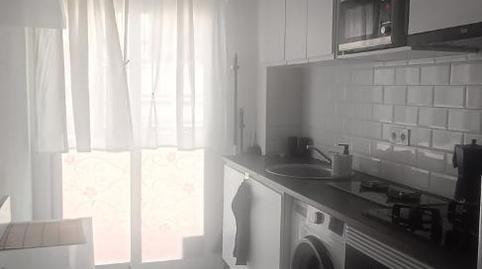 Photo 3 of Flat to share in Calle de la Virgen de Begoña, 25, Pueblo Nuevo, Madrid