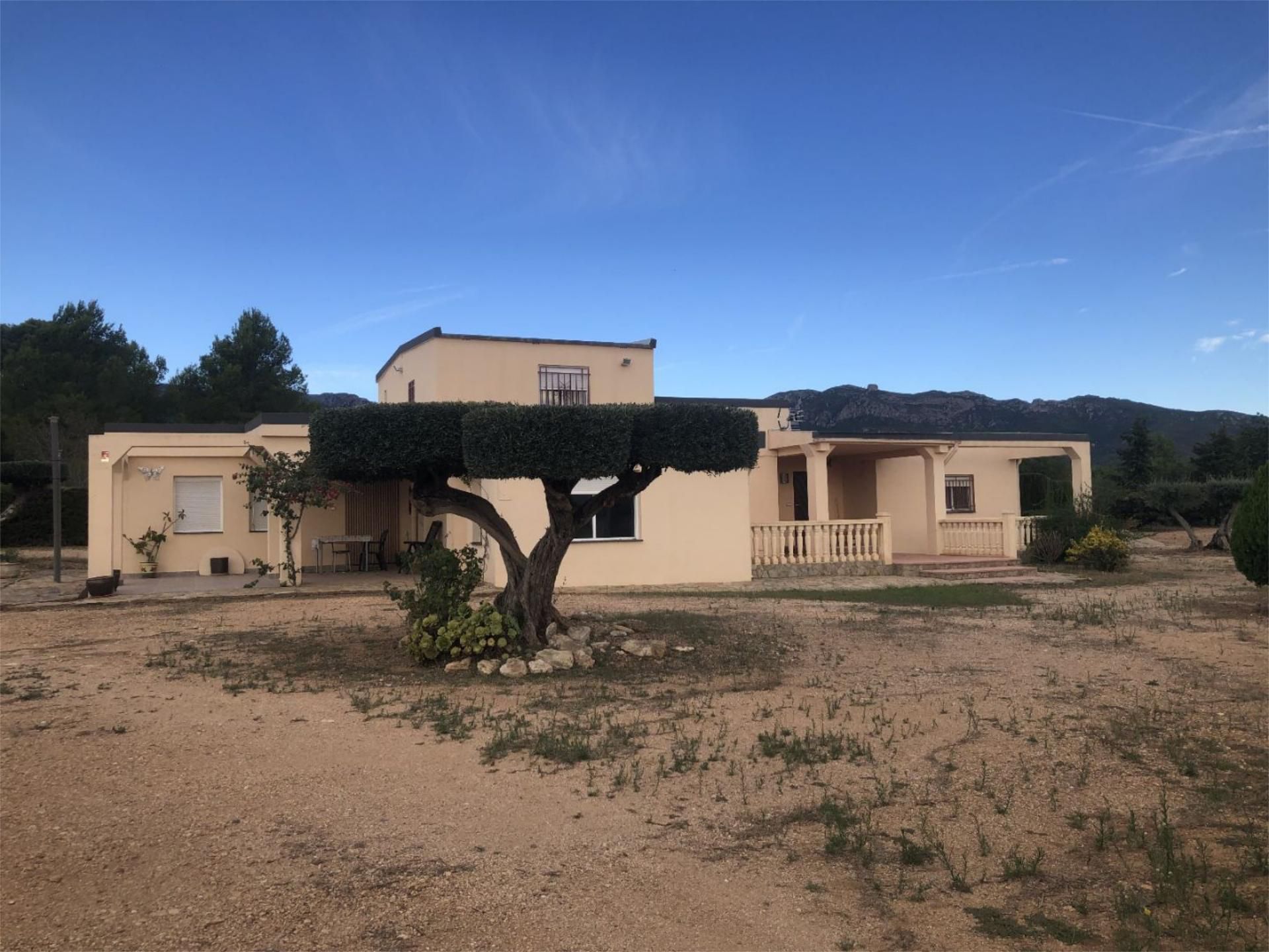Exterior view of House or chalet for sale in Aldover  with Air Conditioner