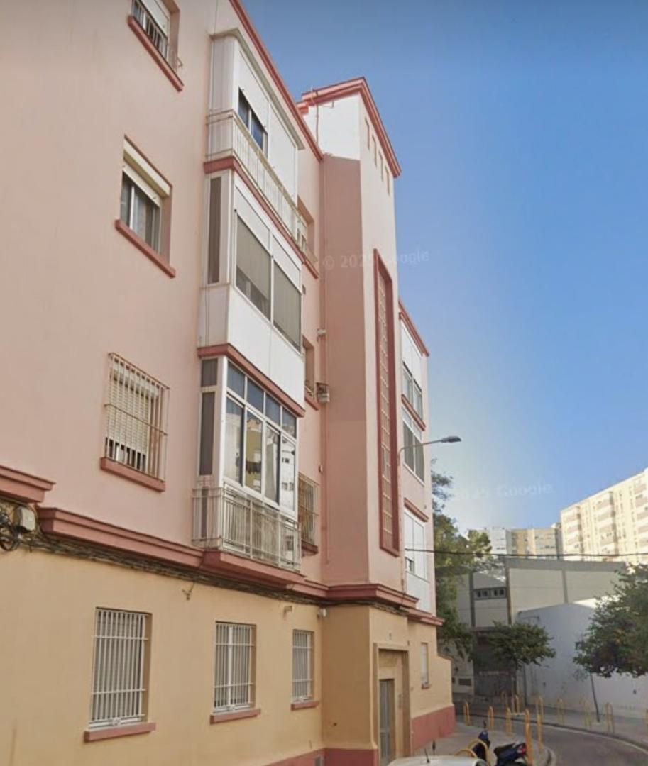 Vista exterior de Pis de lloguer en  Cádiz Capital amb Moblat, Forn i Rentadora