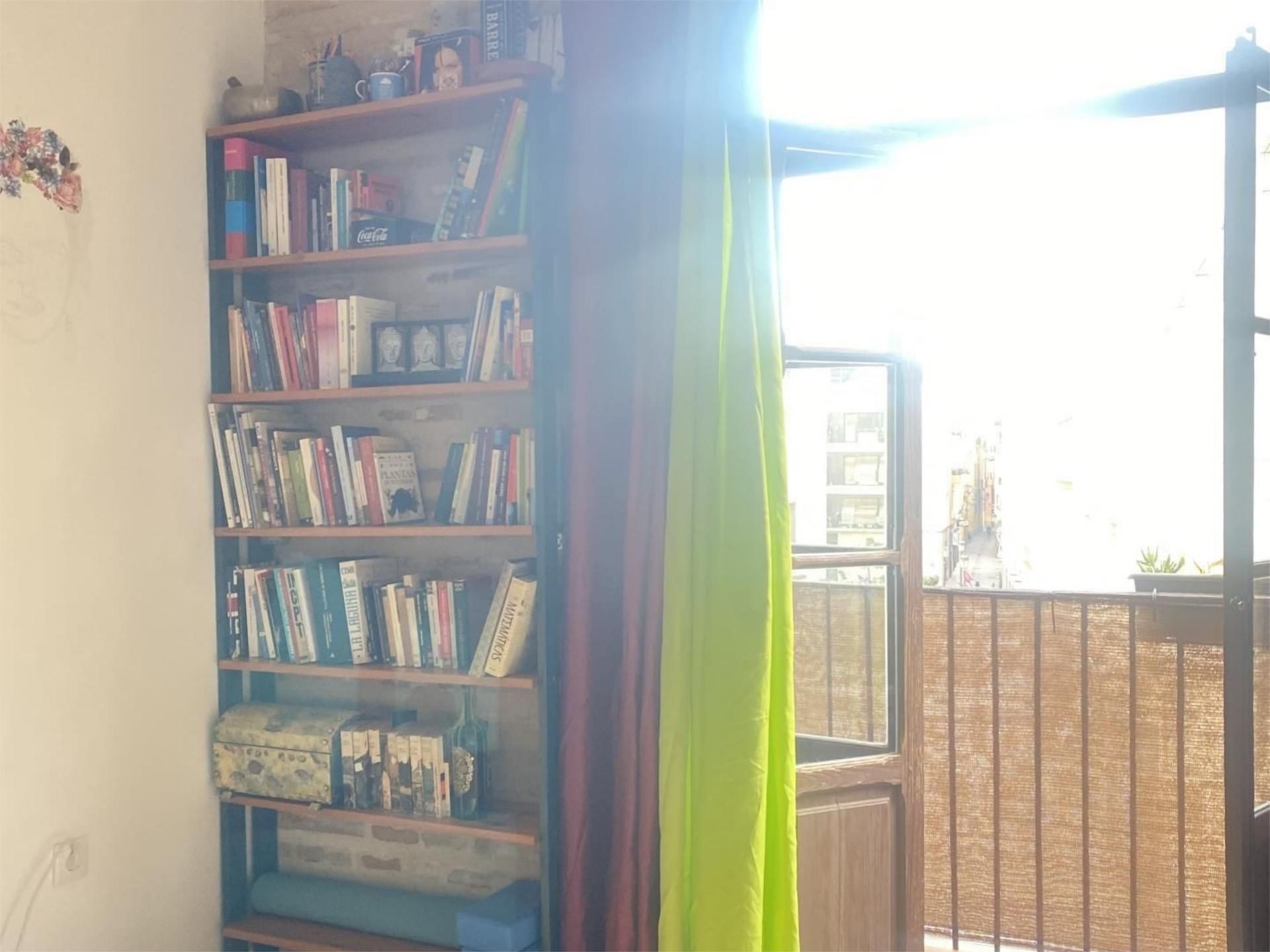 Habitación de Piso de alquiler en  Valencia Capital con Calefacción, Parquet y Trastero