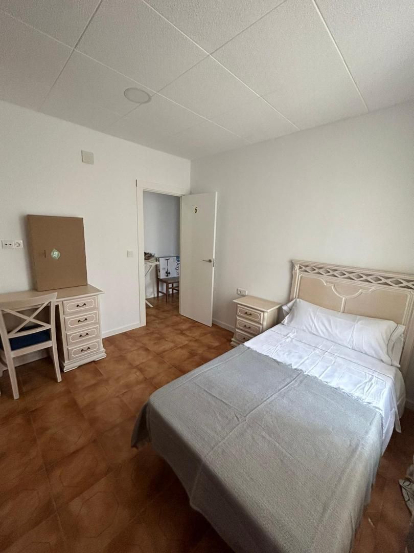 Bedroom of Planta baja to share in Los Montesinos  with Parquet flooring and Furnished