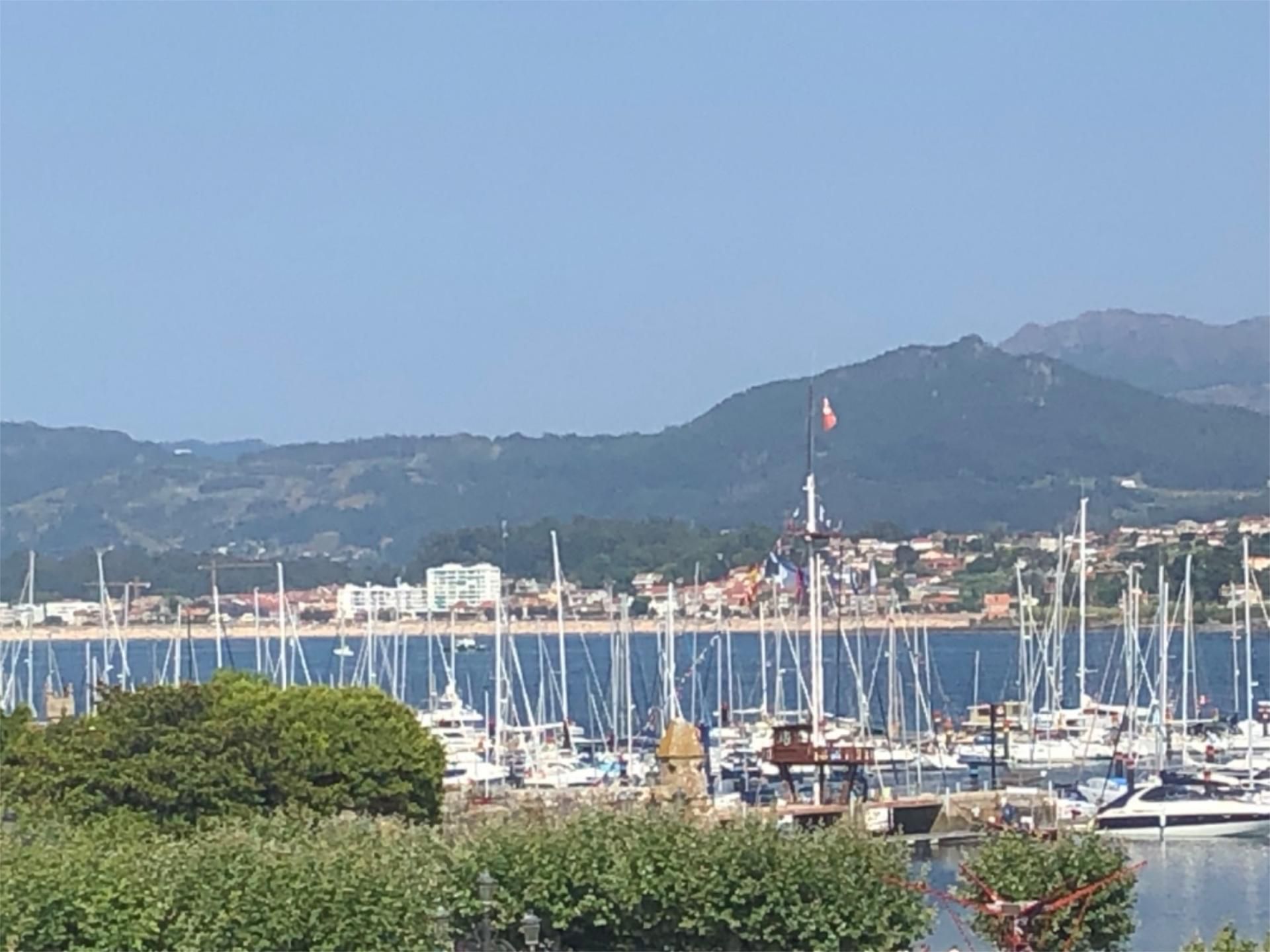 Vista exterior de Pis en venda en Baiona