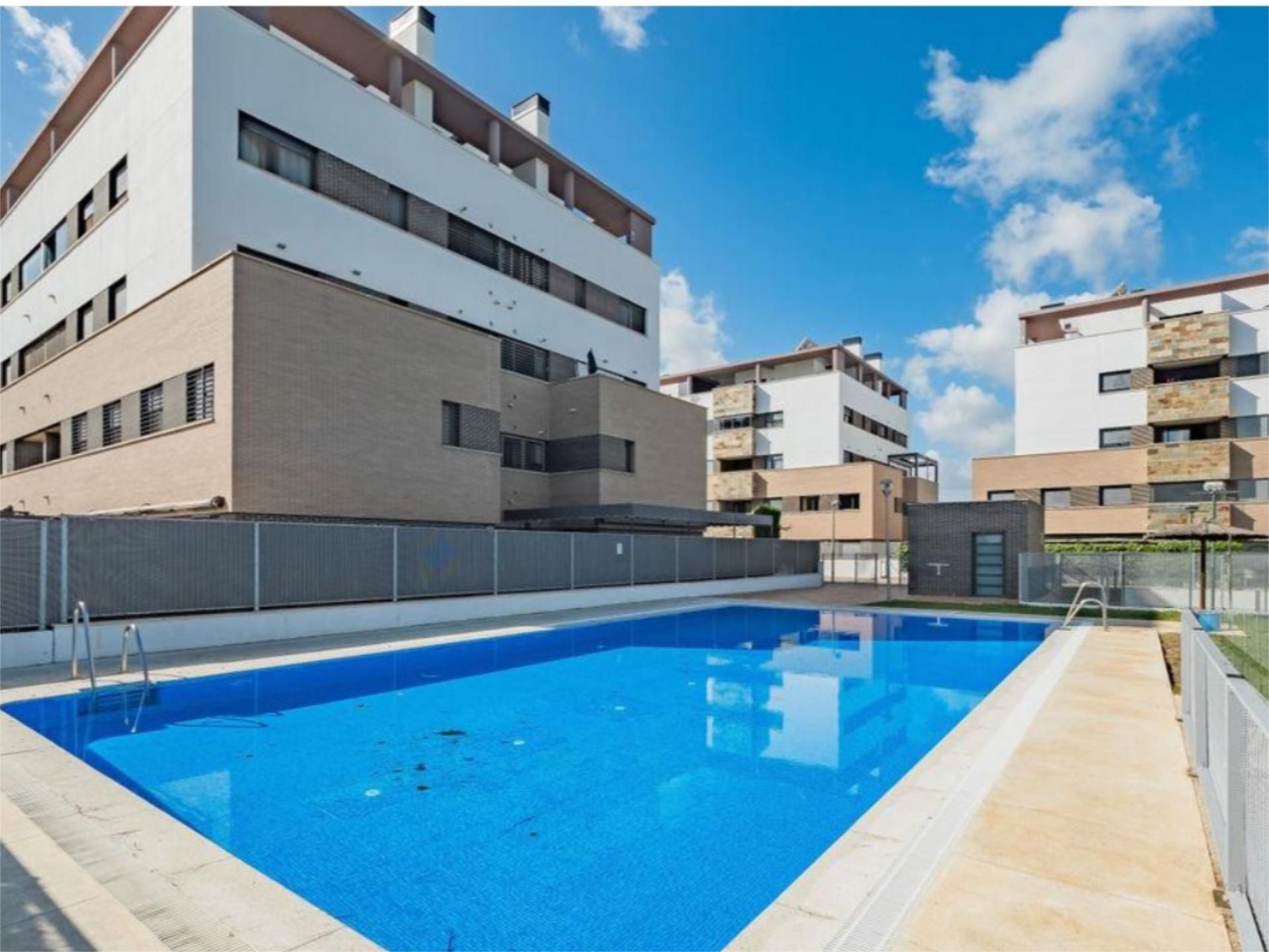 Piscina de Pis de lloguer en Gelves amb Aire condicionat, Calefacció i Parquet
