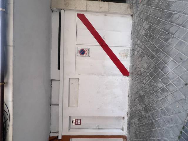 Local comercial en Venta en Calle de San Claudio, 115 en Palomeras Sureste
