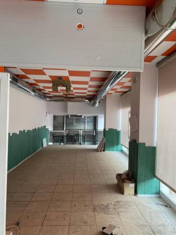 Local comercial en Alquiler en Avenida de Burgos, 11 en Alamín