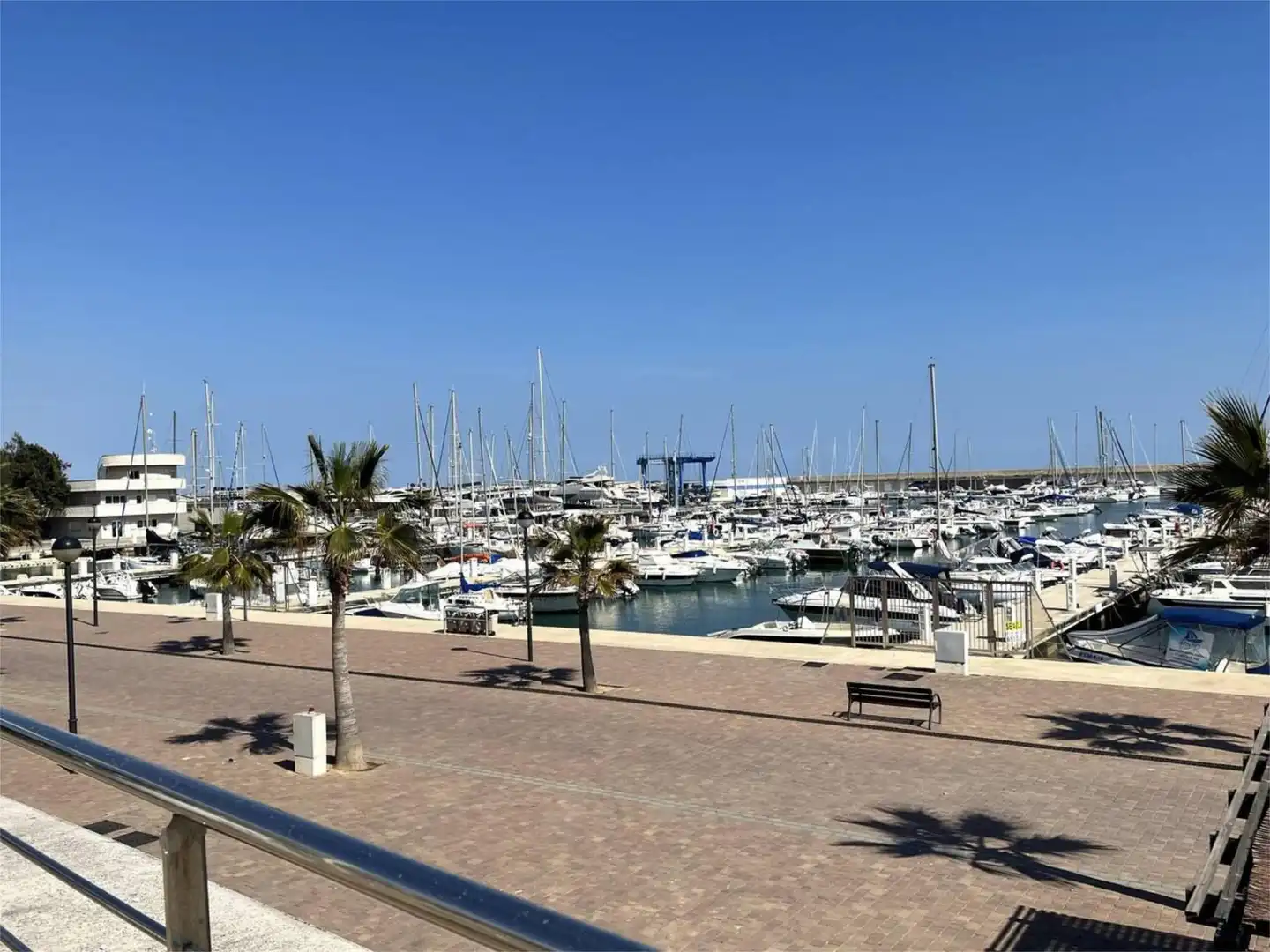 Vista exterior de Piso en venta en Roda de Berà con Aire acondicionado, Calefacción y Jardín privado