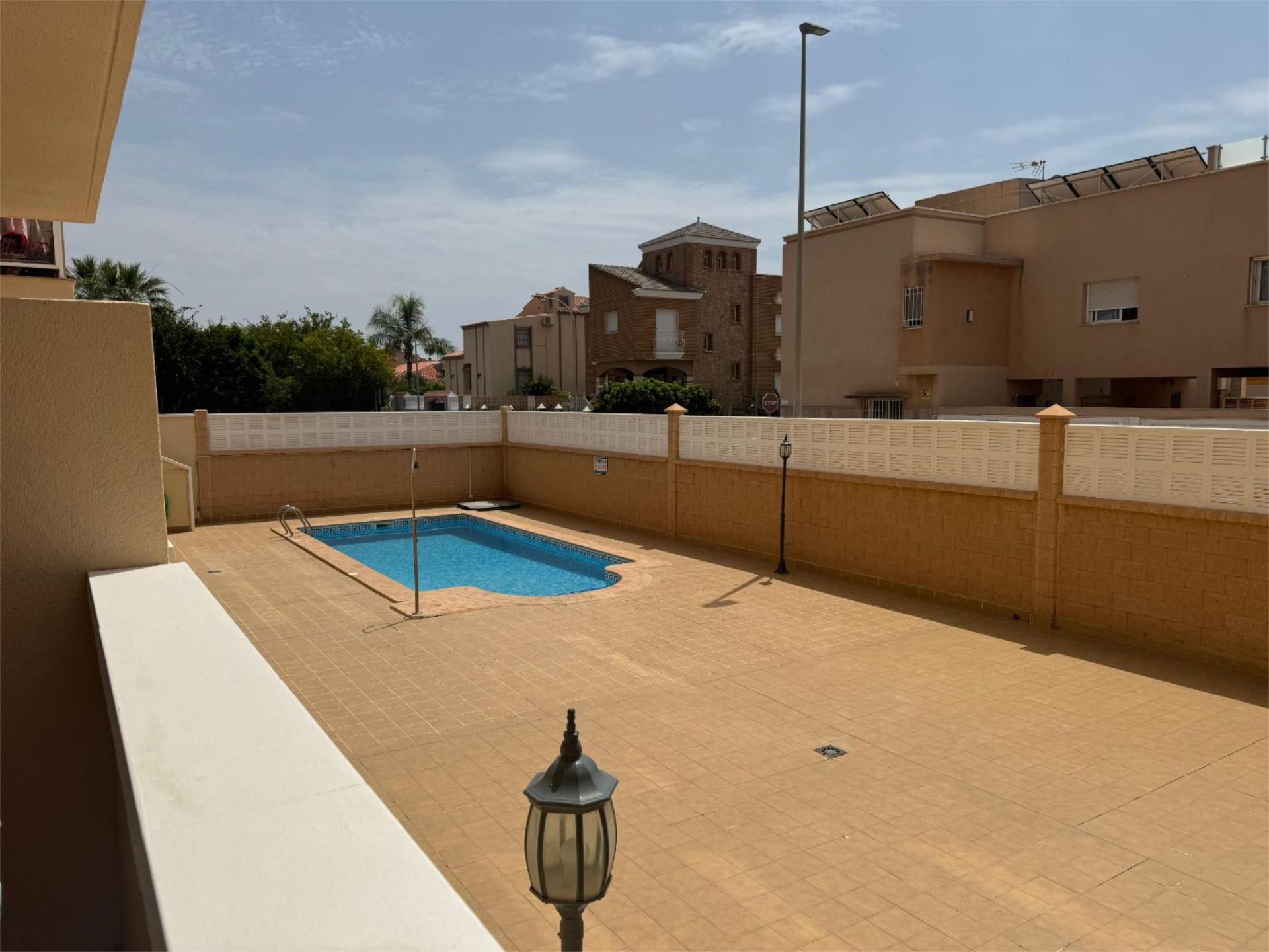 Piscina de Piso en venta en Roquetas de Mar con Aire acondicionado, Calefacción y Terraza