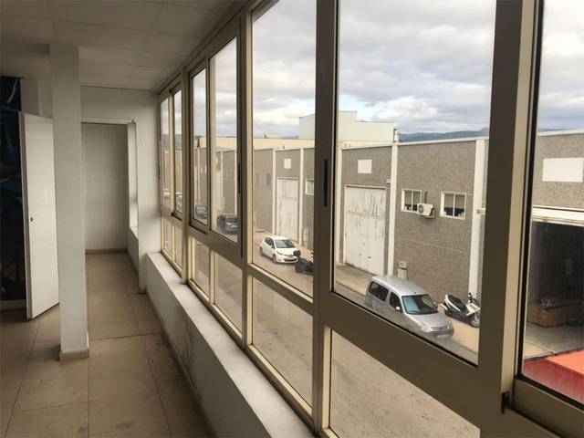 Nave industrial en Alquiler en Carrer del Molar, 5 en Ponent