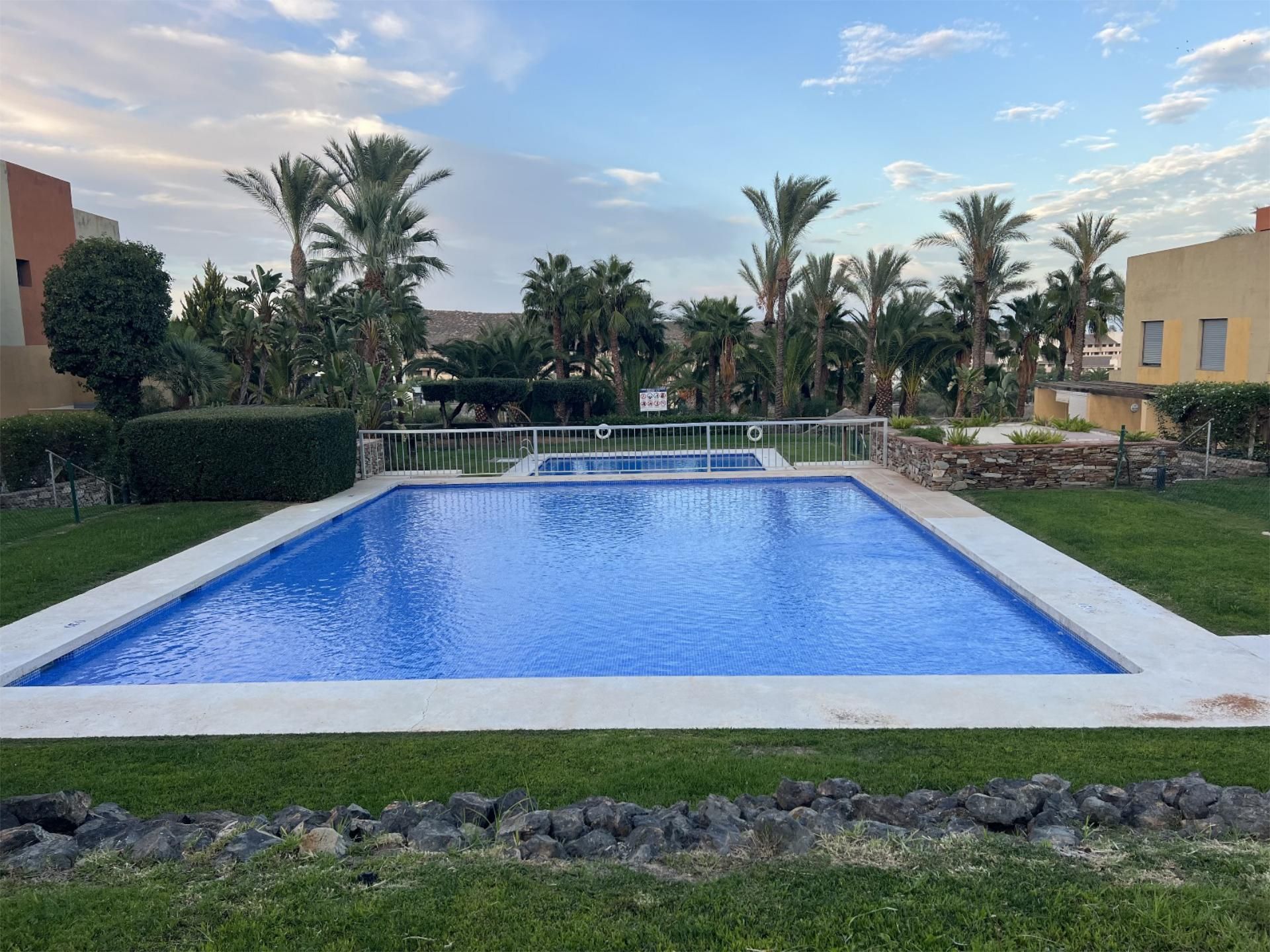 Piscina de Casa adosada de lloguer en Vera amb Aire condicionat, Jardí privat i Parquet