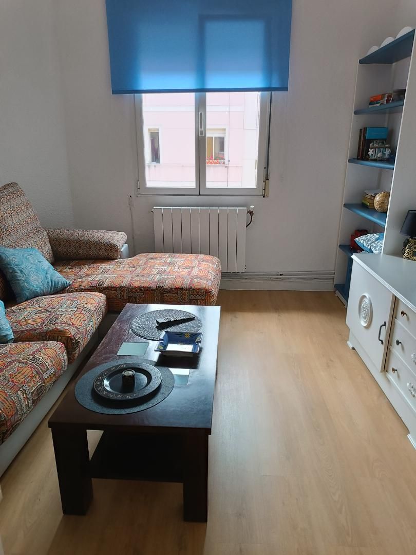 Living room of Flat for sale in Santander  with Heating, Parquet flooring and Furnished