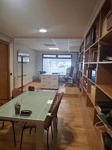 Oficina en Alquiler en Avenida Valentín Masip, 15 en Masip