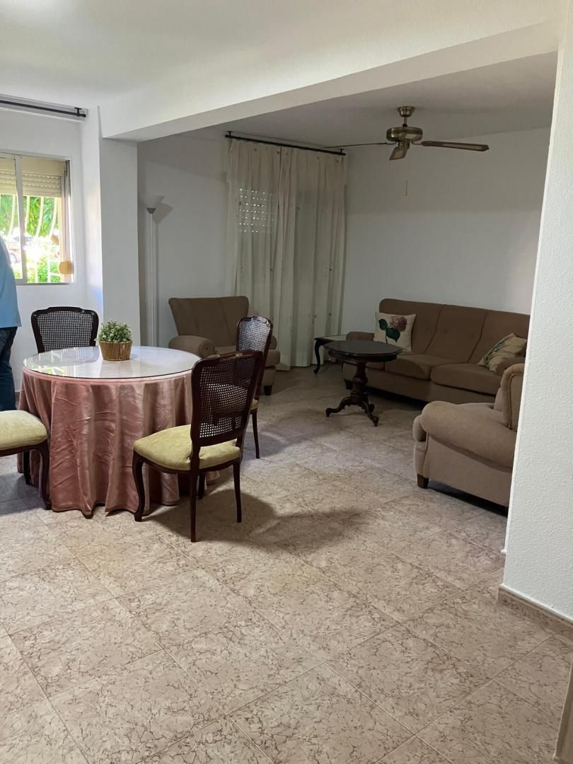 Sala de estar de Piso en venta en  Córdoba Capital con Calefacción, Jardín privado y Parquet