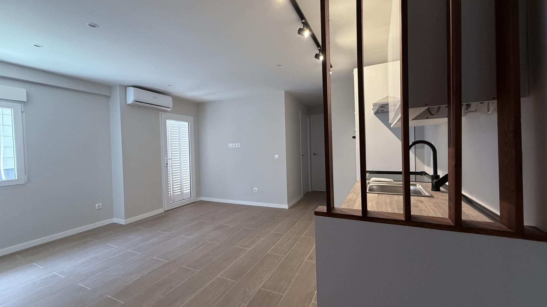 Flat for sale in  Madrid Capital  with Air Conditioner and Balcony
