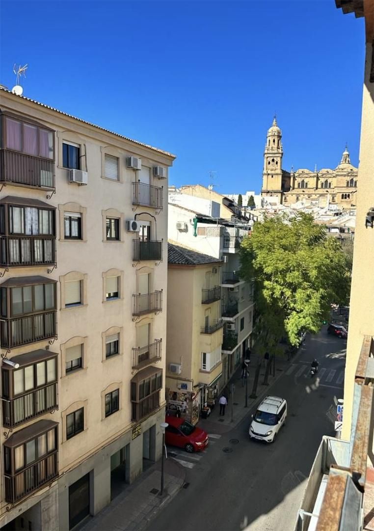 Exterior view of Flat to share in  Jaén Capital  with Air Conditioner, Heating and Furnished