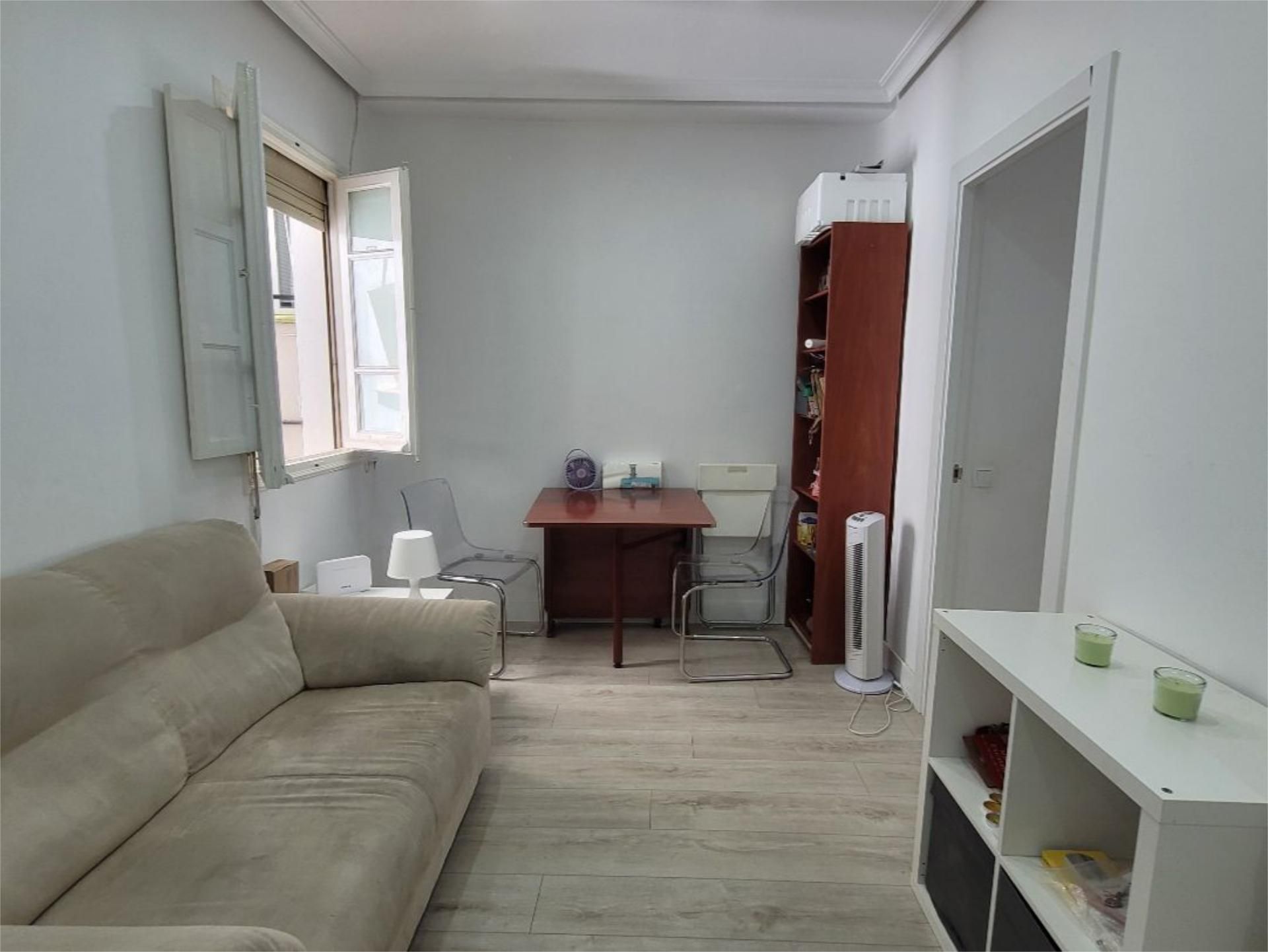 Sala de estar de Piso de alquiler en  Madrid Capital con Calefacción y Amueblado