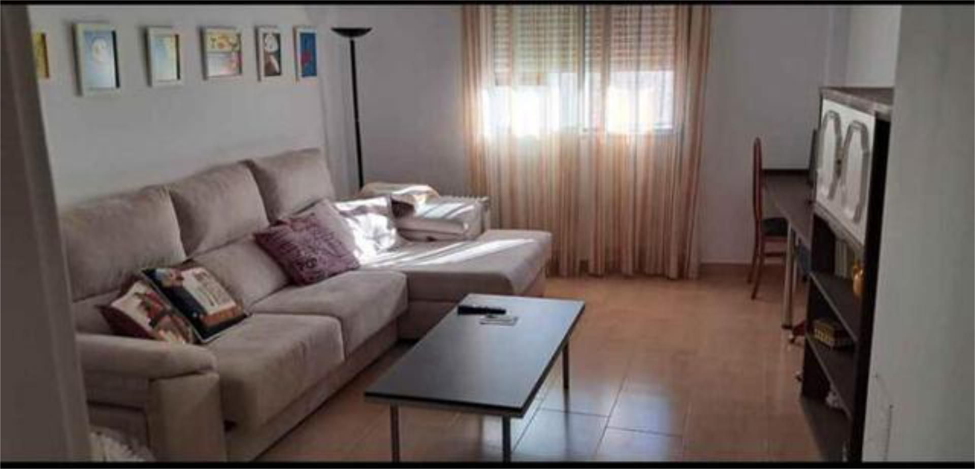 Sala de estar de Apartamento de alquiler en Arroyo del Ojanco con Calefacción y Amueblado