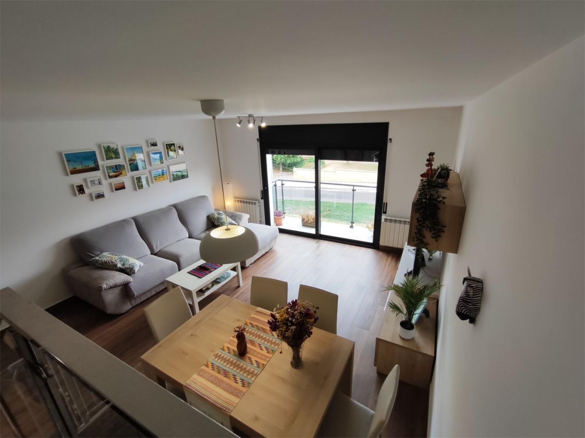 Sala d'estar de Pis en venda en La Bisbal d'Empordà amb Aire condicionat i Terrassa