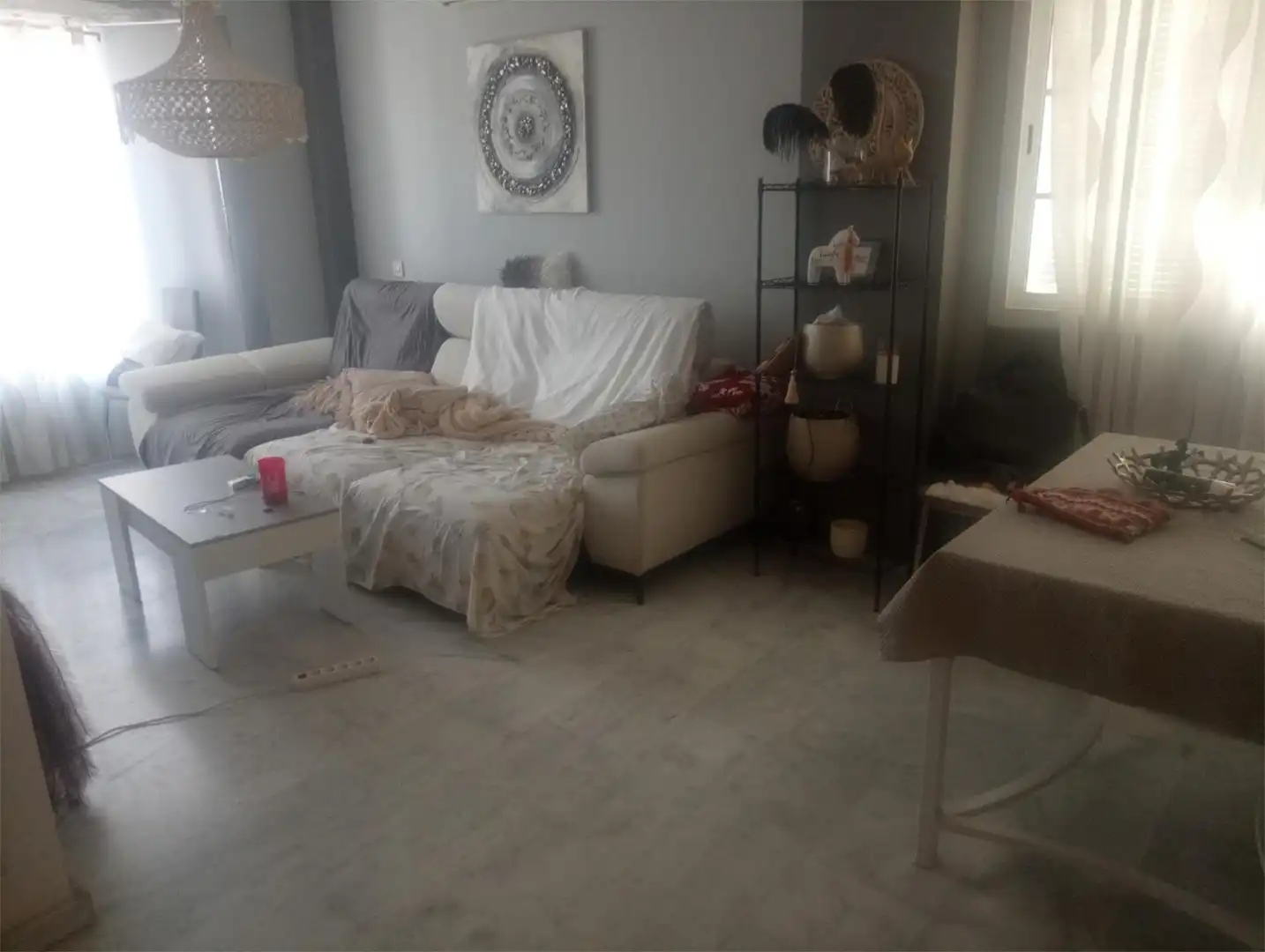 Sala de estar de Casa adosada para compartir en Gerena con Aire acondicionado, Calefacción y Jardín privado