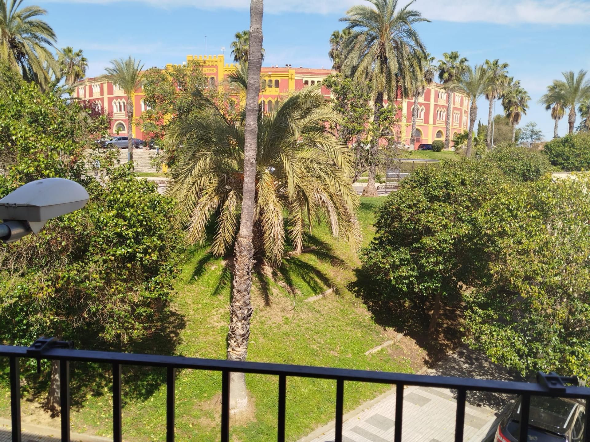 Exterior view of Flat to share in Mérida  with Parquet flooring, Furnished and Balcony