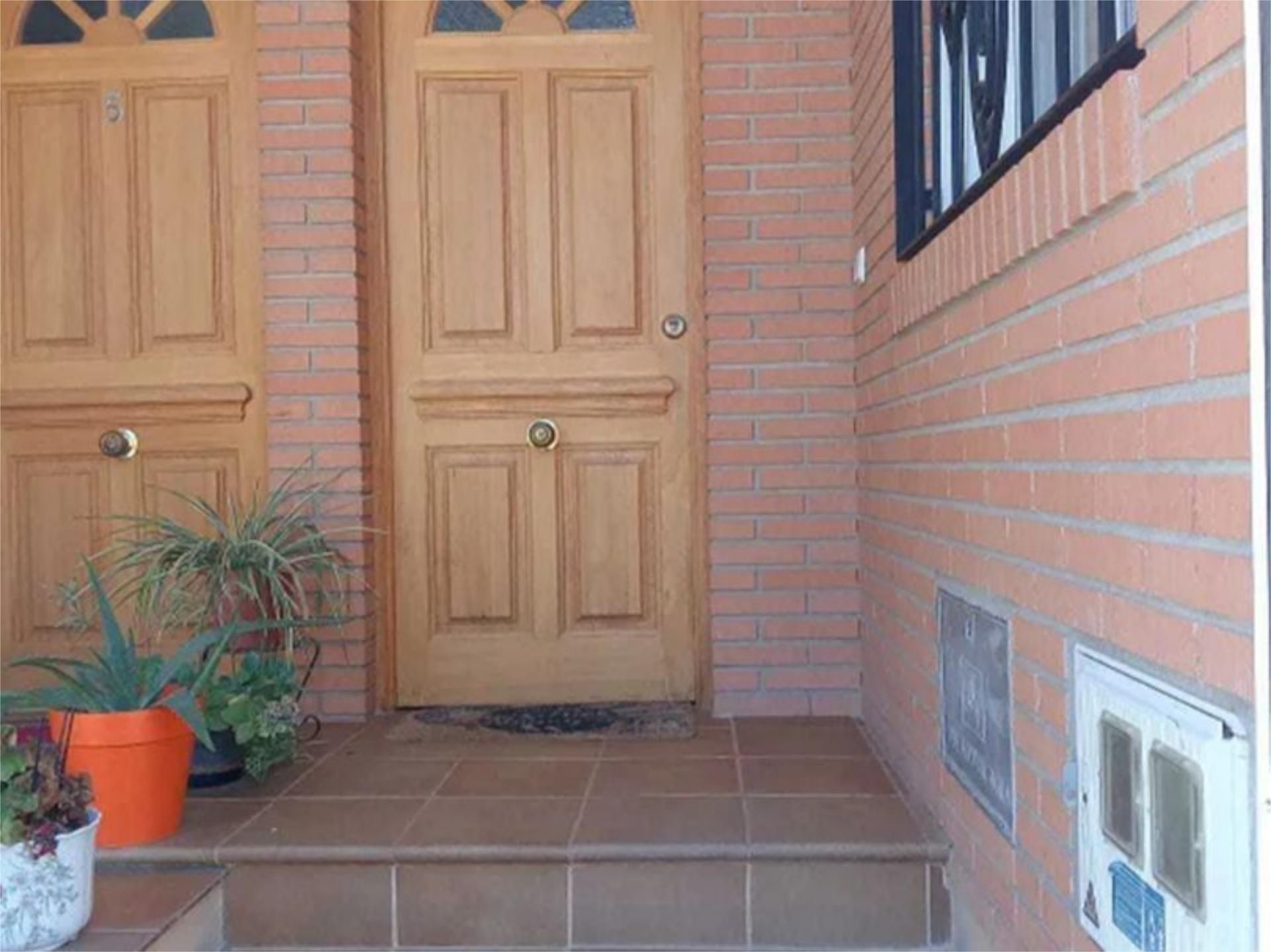 Casa adosada en venta en  Albacete Capital con Calefacción, Terraza y Trastero