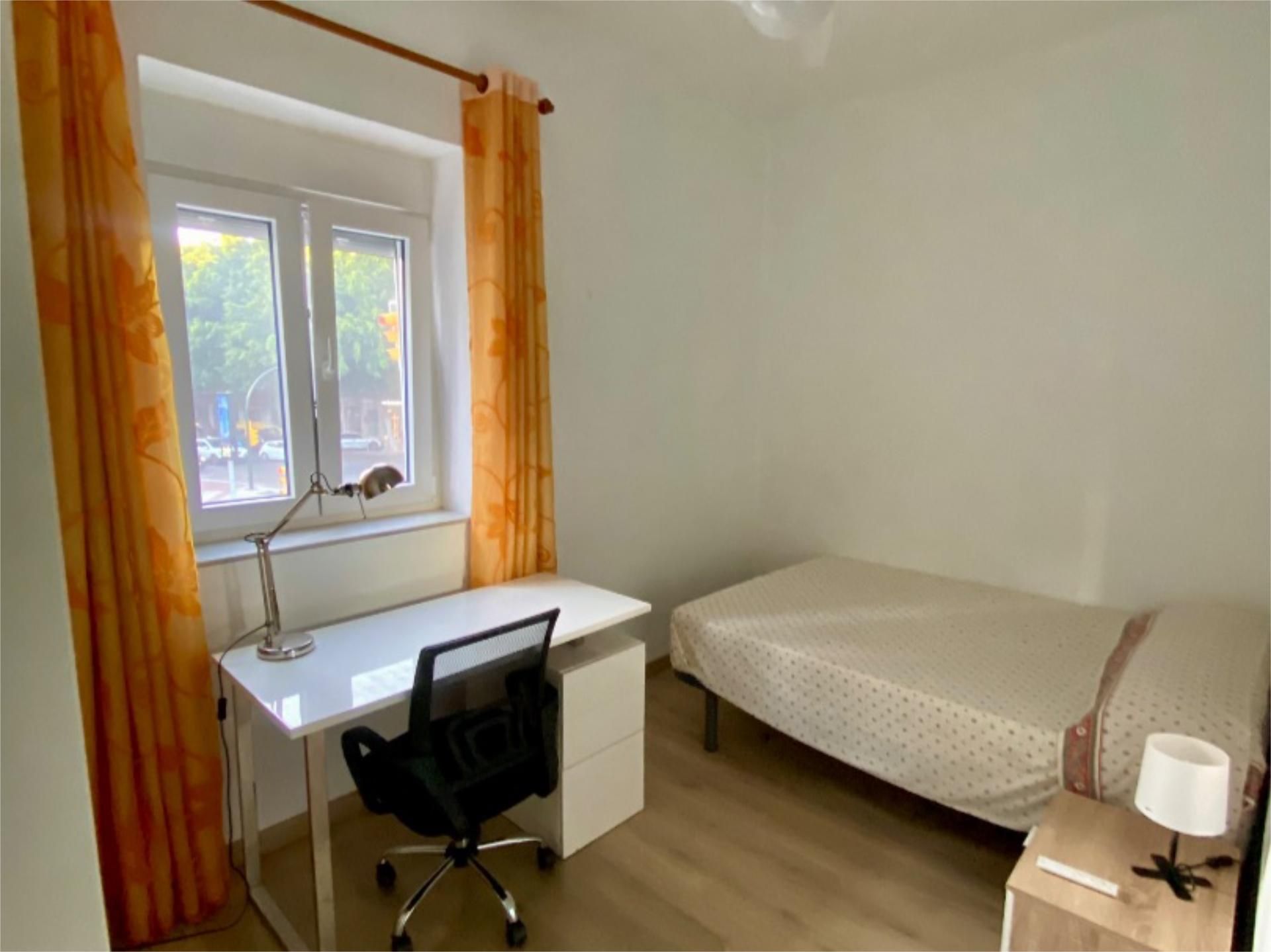 Bedroom of Flat to share in Málaga Capital  with Air Conditioner, Terrace and Storage room