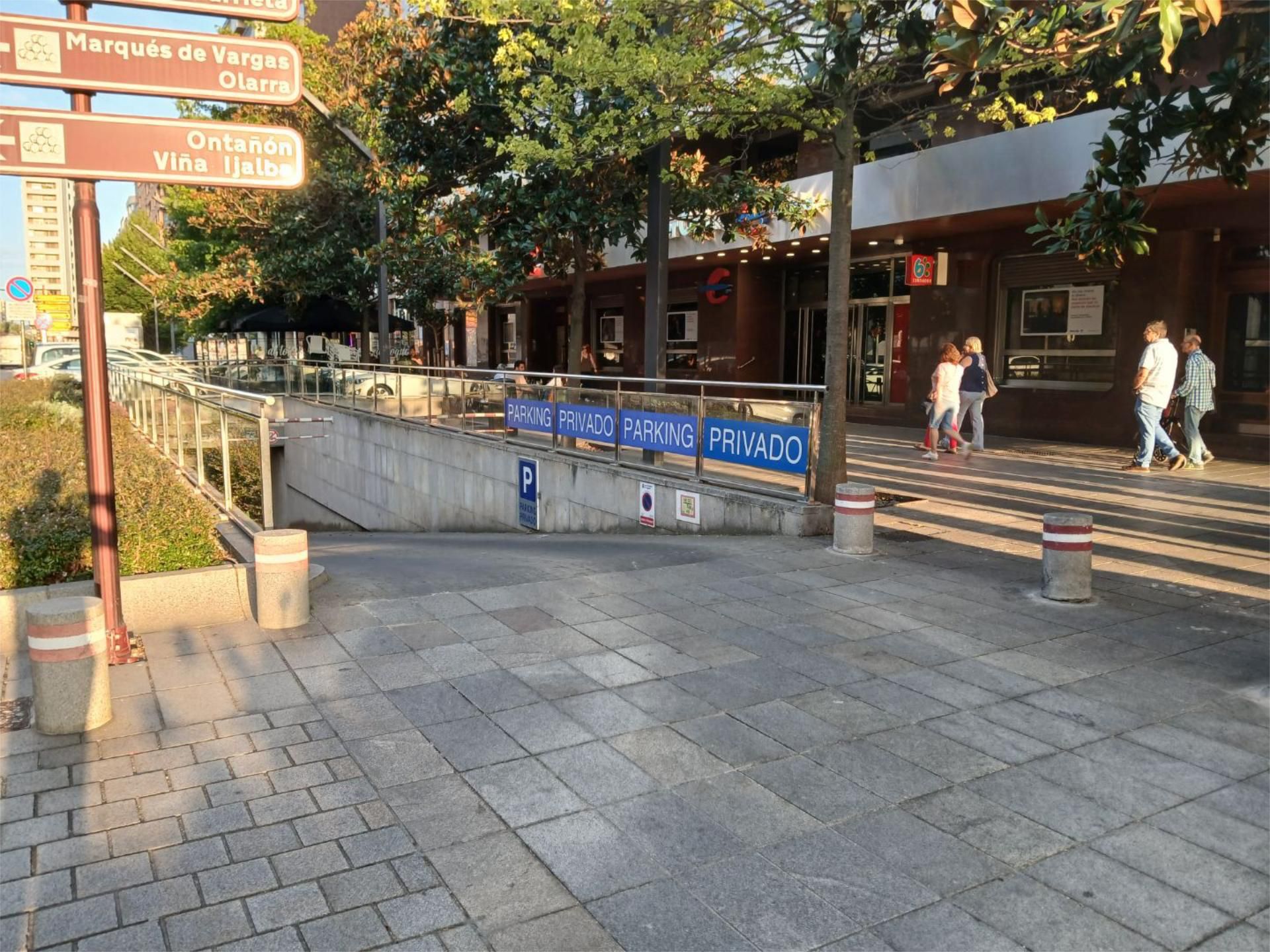 Exterior view of Garage to rent in  Logroño