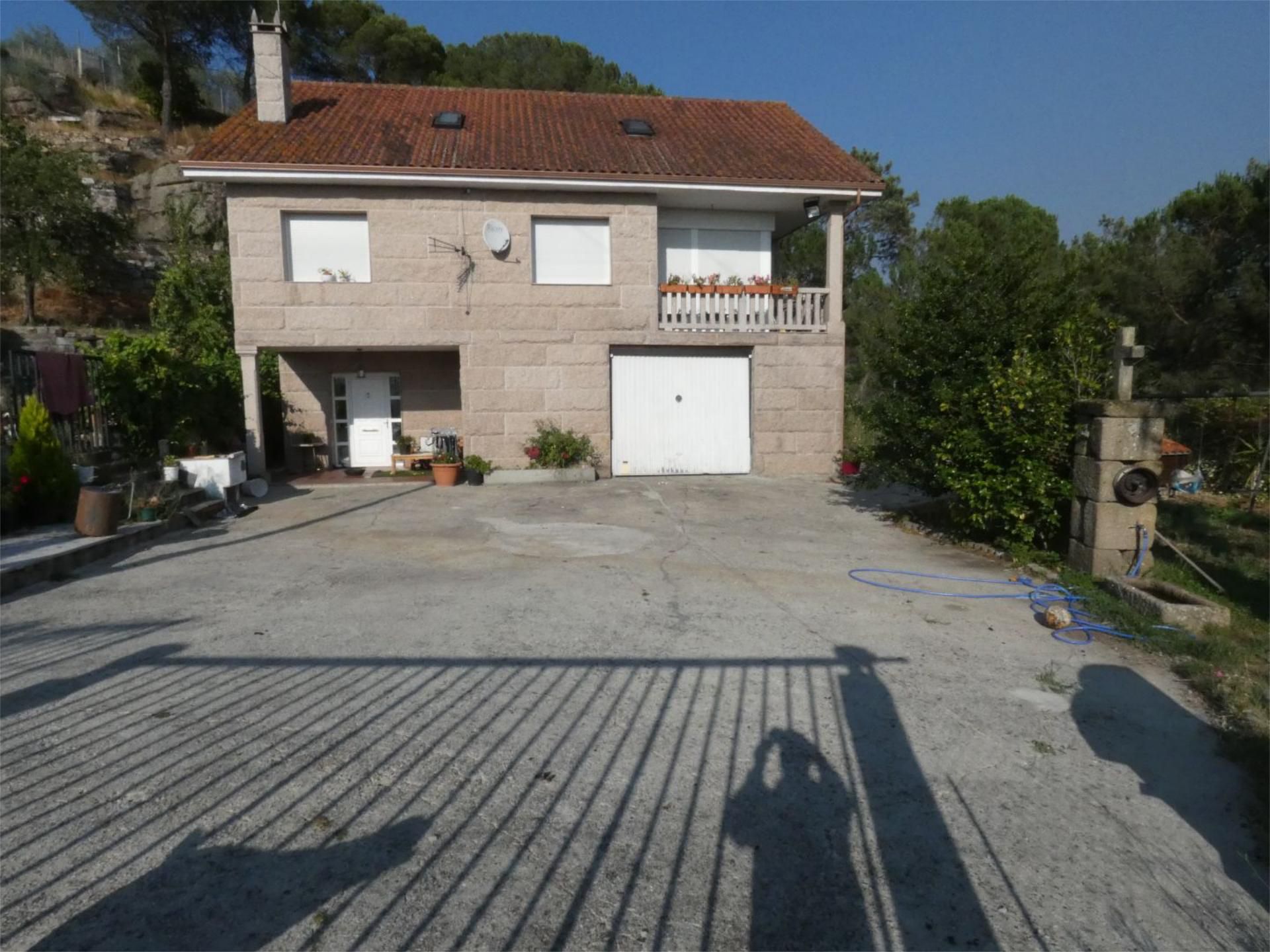 Vista exterior de Casa o xalet en venda en Ourense Capital  amb Calefacció, Jardí privat i Parquet