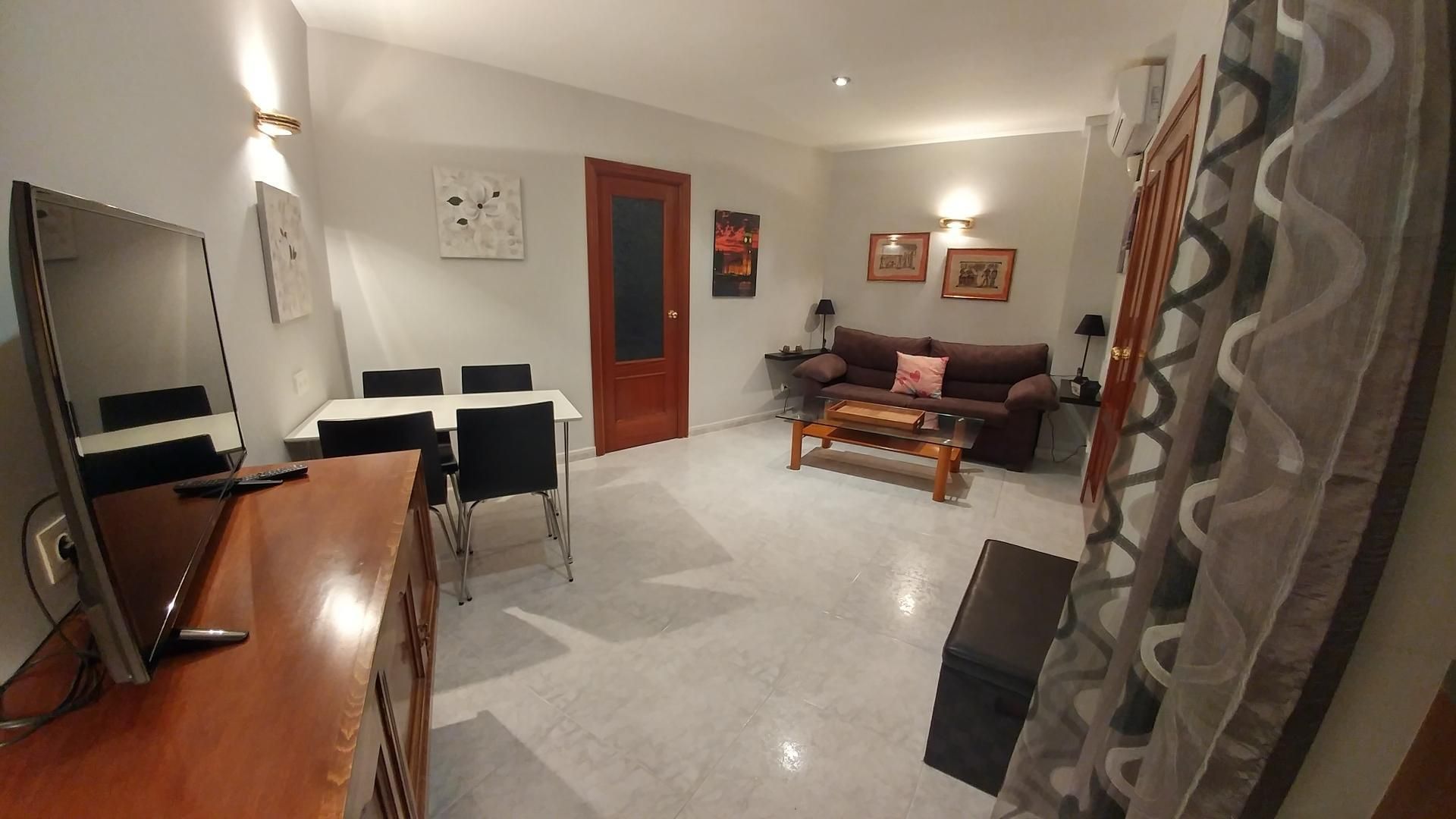 Living room of Flat to rent in Reus  with Air Conditioner, Heating and Furnished