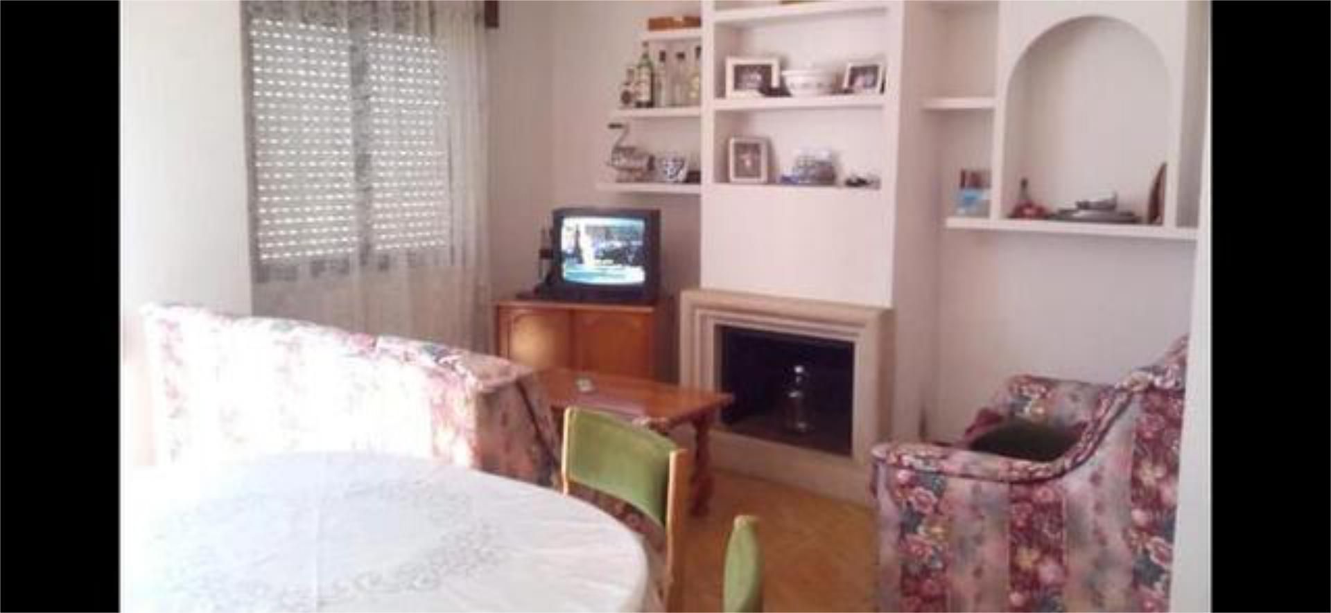 Sala d'estar de Pis en venda en Robleda-Cervantes amb Calefacció, Terrassa i Moblat