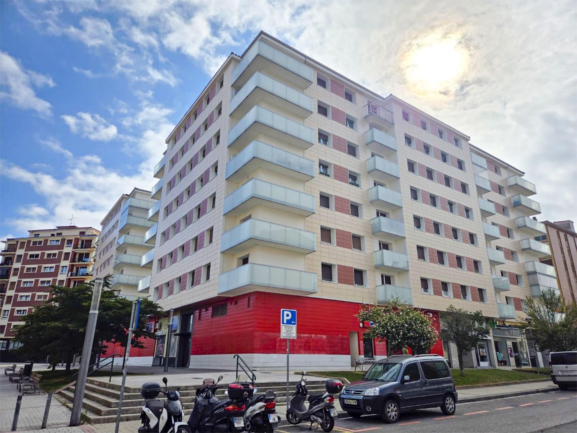 Vista exterior de Pis per a compartir en  Pamplona / Iruña amb Calefacció, Moblat i Balcó