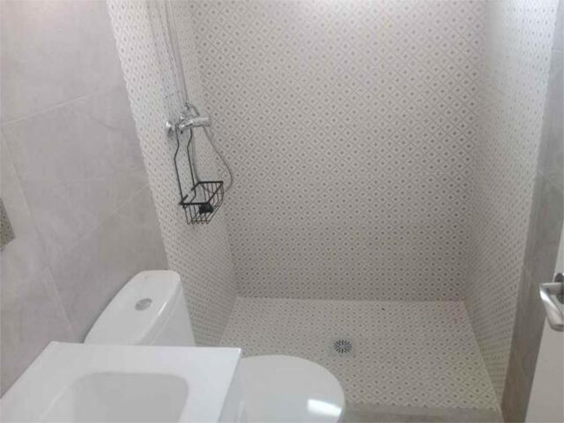 Bathroom of Flat to rent in Hinojosa del Duque  with Private garden, Terrace and Storage room