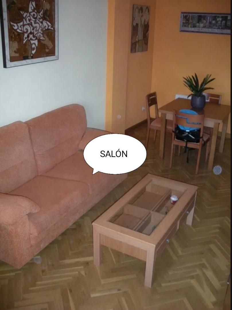 Living room of Flat for sale in  Toledo Capital  with Air Conditioner and Balcony