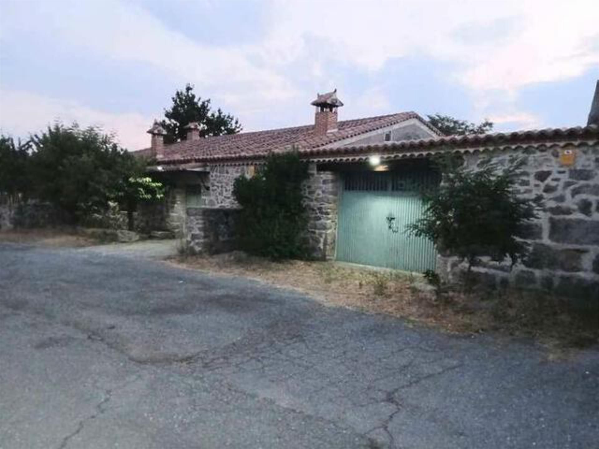Vista exterior de Casa o chalet de alquiler en El Barraco  con Jardín privado, Terraza y Piscina