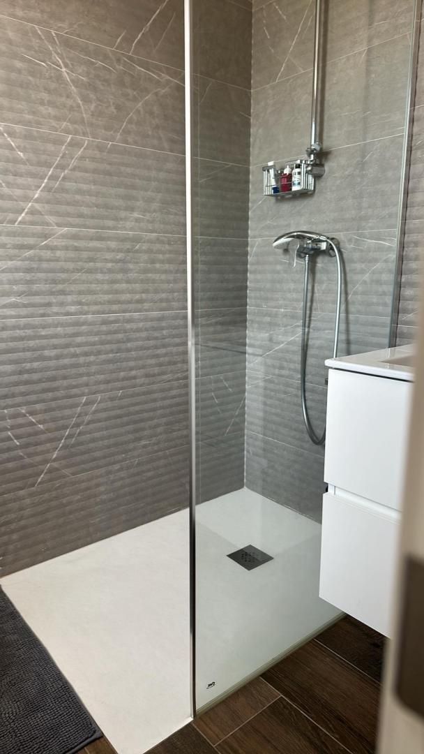 Bathroom of Study to rent in Narón