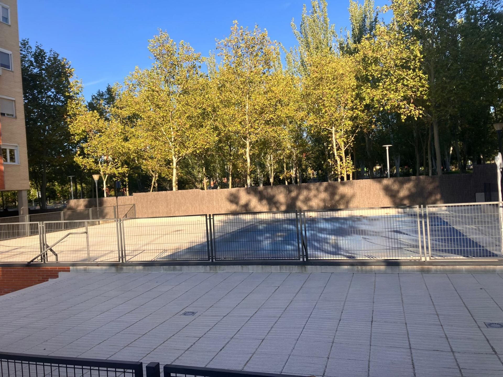Exterior view of Flat for sale in Fuenlabrada  with Air Conditioner, Heating and Private garden