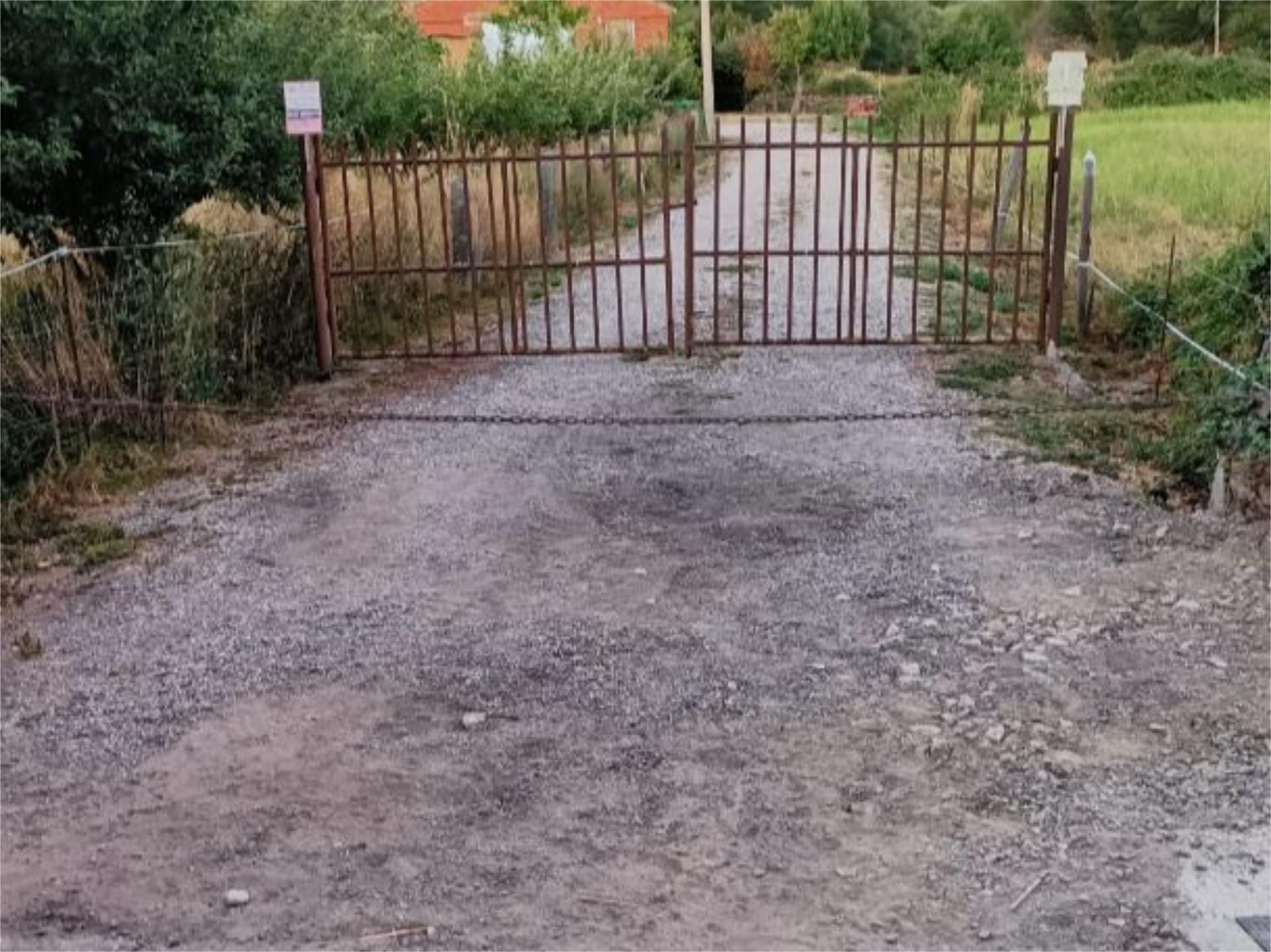 Local en venda en Santa María de Ordás amb Moblat