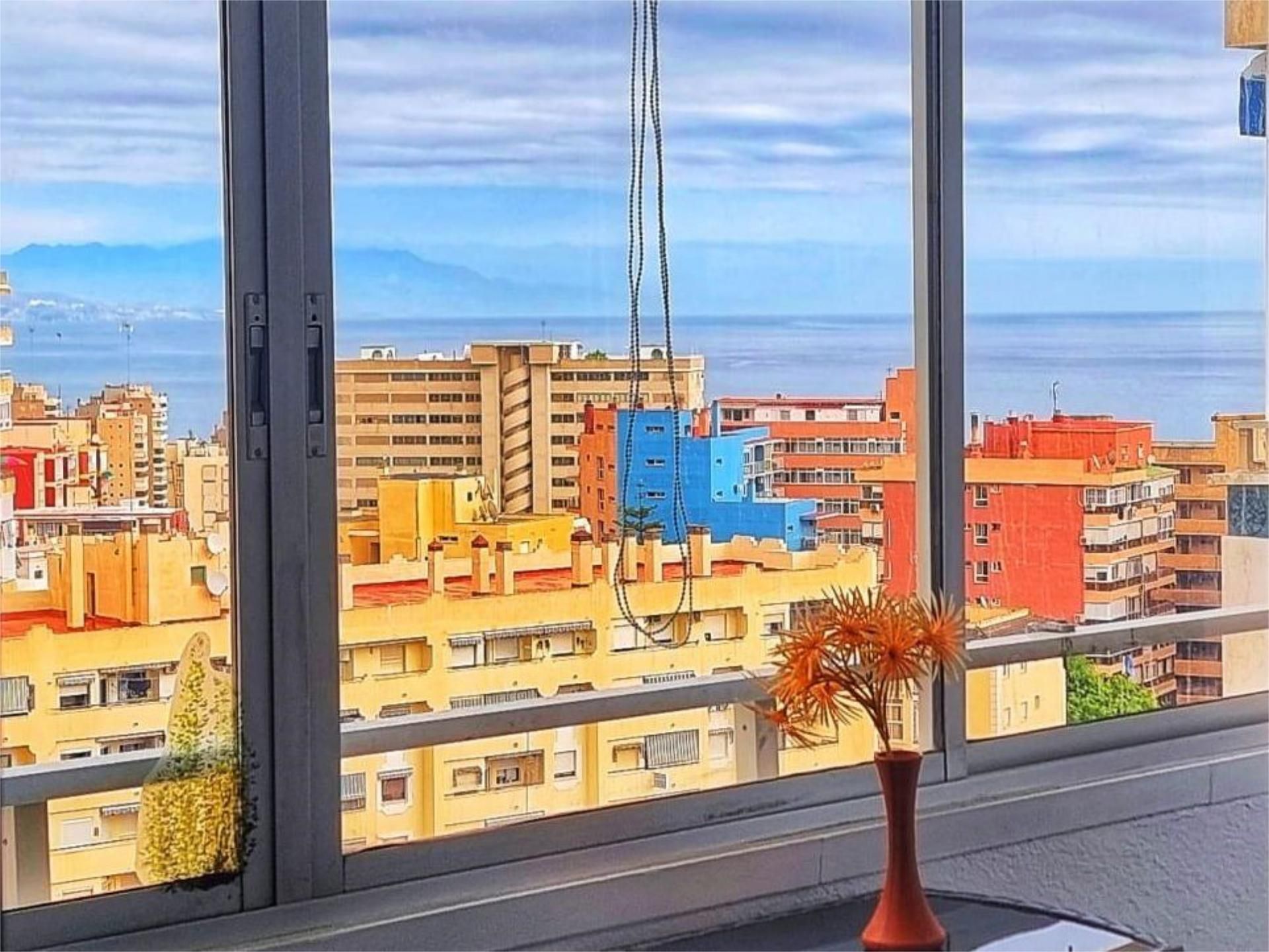 Vista exterior de Pis de lloguer en Torremolinos amb Aire condicionat i Terrassa