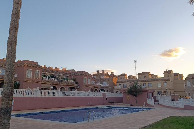 Casa adosada de lloguer a Calle Monte de Santa Pola, 50, Monte Faro - Altomar II, Alicante - imatge 1 Foto 1 de Casa adosada de lloguer a Calle Monte de Santa Pola, 50, Monte Faro - Altomar II, Alicante