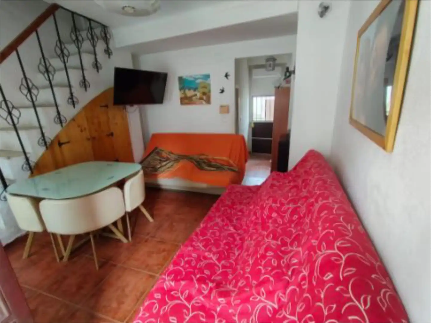 Casa adosada en venda a Calle Barruelo, 80, Montemayor Sala d'estar de Casa adosada en venda en Montemayor amb Aire condicionat, Jardí privat i Traster
