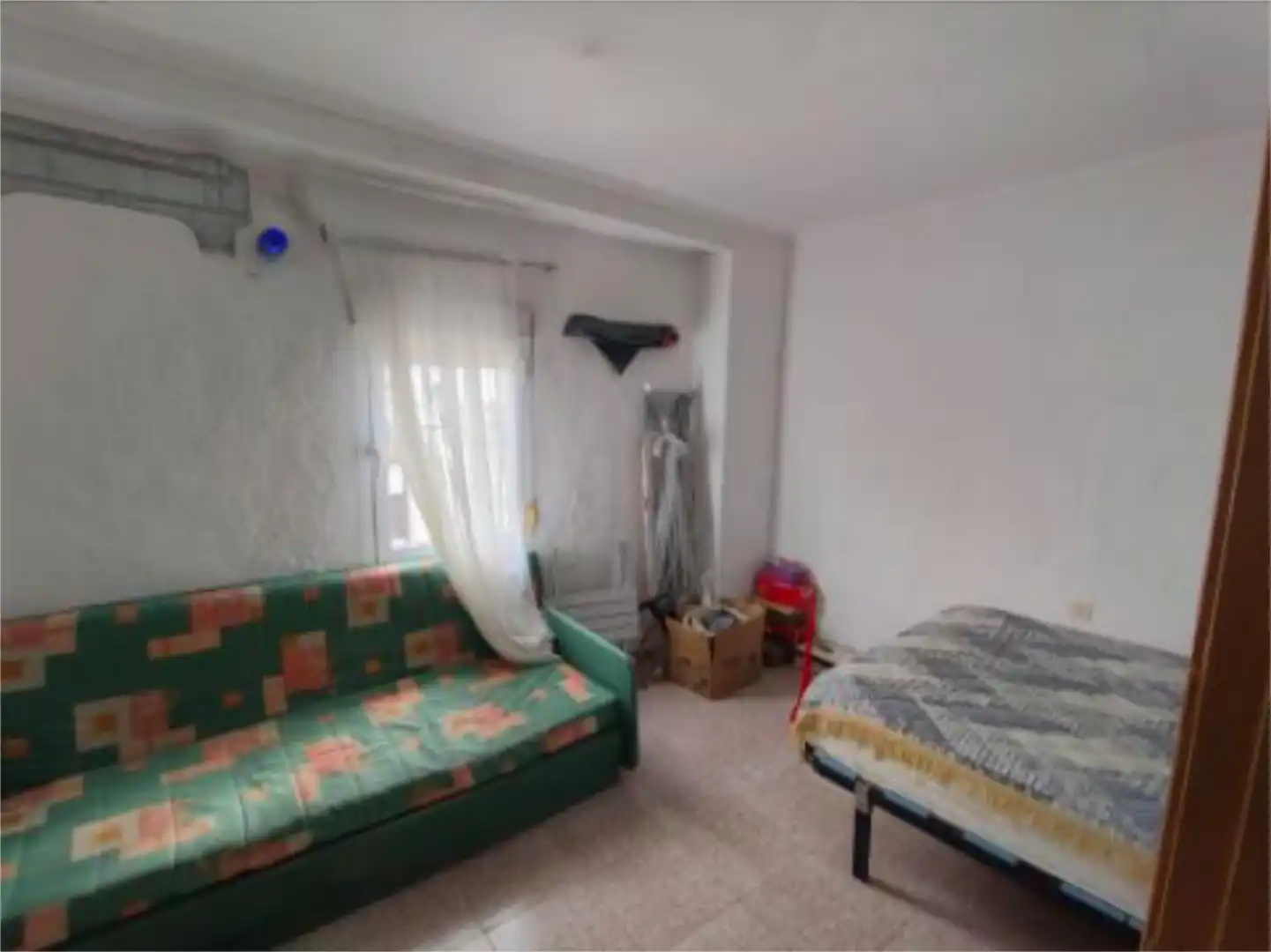 Casa adosada en venda a Calle Barruelo, 80, Montemayor Dormitori de Casa adosada en venda en Montemayor amb Aire condicionat, Jardí privat i Traster