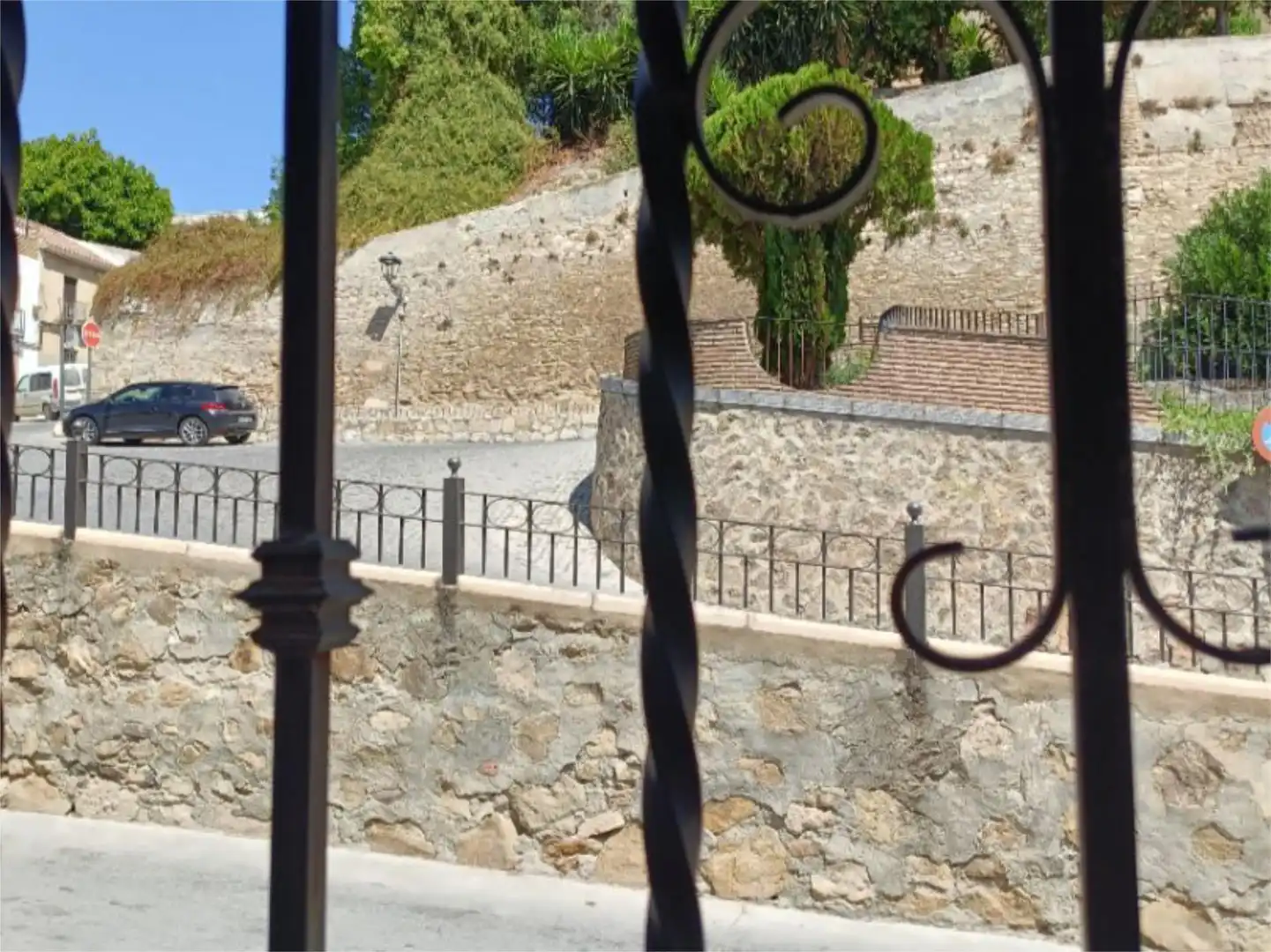 Casa adosada en venda a Calle Barruelo, 80, Montemayor Vista exterior de Casa adosada en venda en Montemayor amb Aire condicionat, Jardí privat i Traster