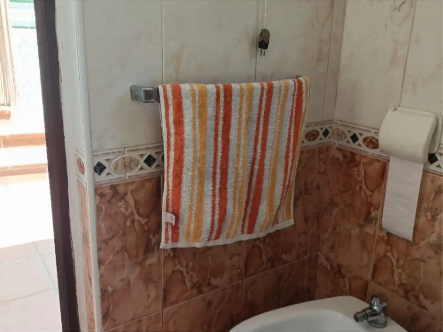 Casa adosada en venda a Calle Barruelo, 80, Montemayor Bany de Casa adosada en venda en Montemayor amb Aire condicionat, Jardí privat i Traster