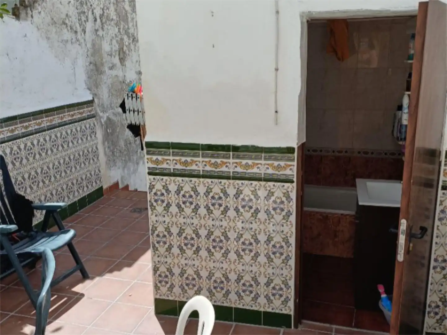 Casa adosada en venda a Calle Barruelo, 80, Montemayor Bany de Casa adosada en venda en Montemayor amb Aire condicionat, Jardí privat i Traster